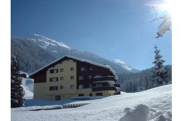 Suiza Privát Klosters-Serneus, Exterior